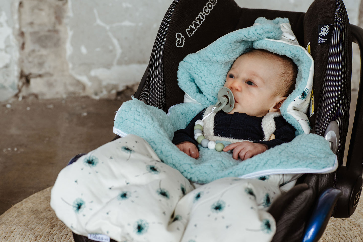 Maxi Cosi Footmuff - White with Mint Dandelions